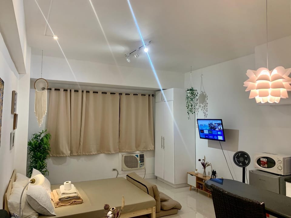 Scandi Minimalist Mckinley Hill BGC Apartment hotel in Makati