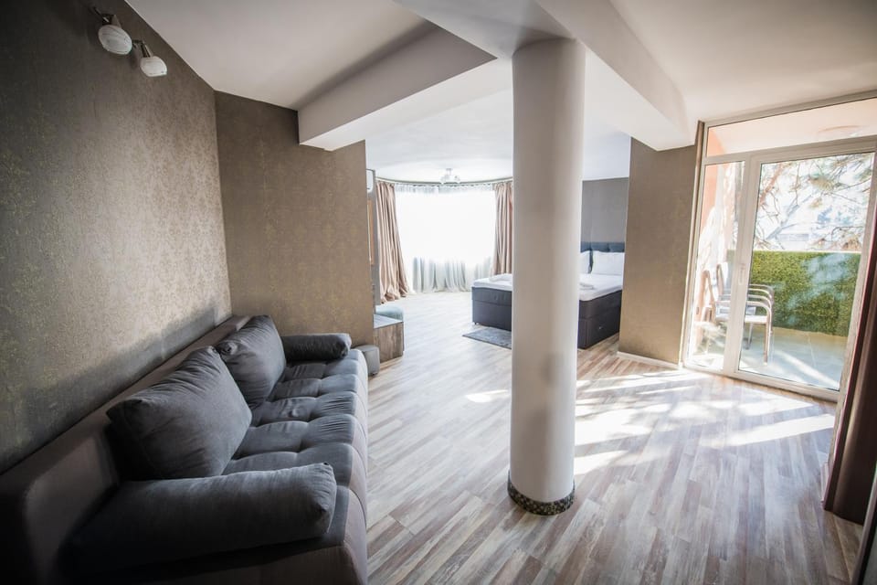 Vida Family Hotel -Top Central Location Hotel in Dolj County, Romania