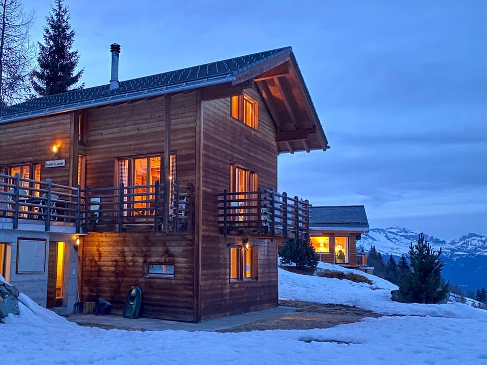 Property building, Natural landscape, Winter