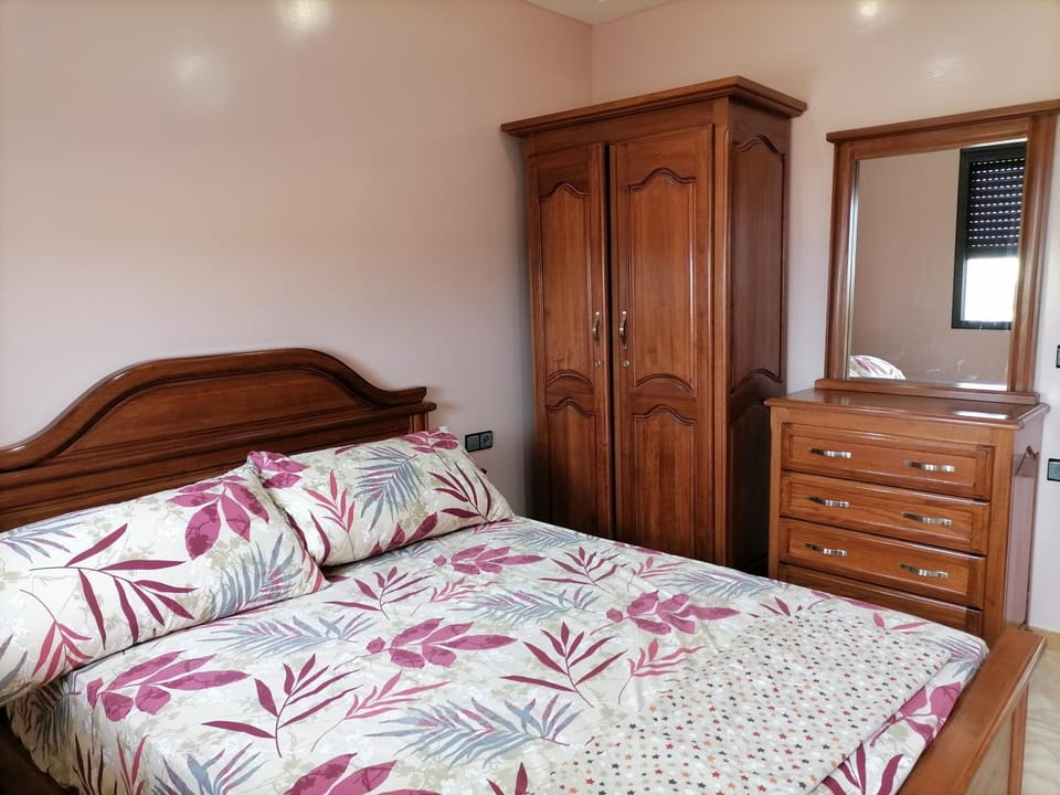 Bed, Photo of the whole room, Bedroom, wardrobe