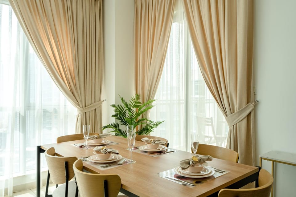 Seating area, Dining area