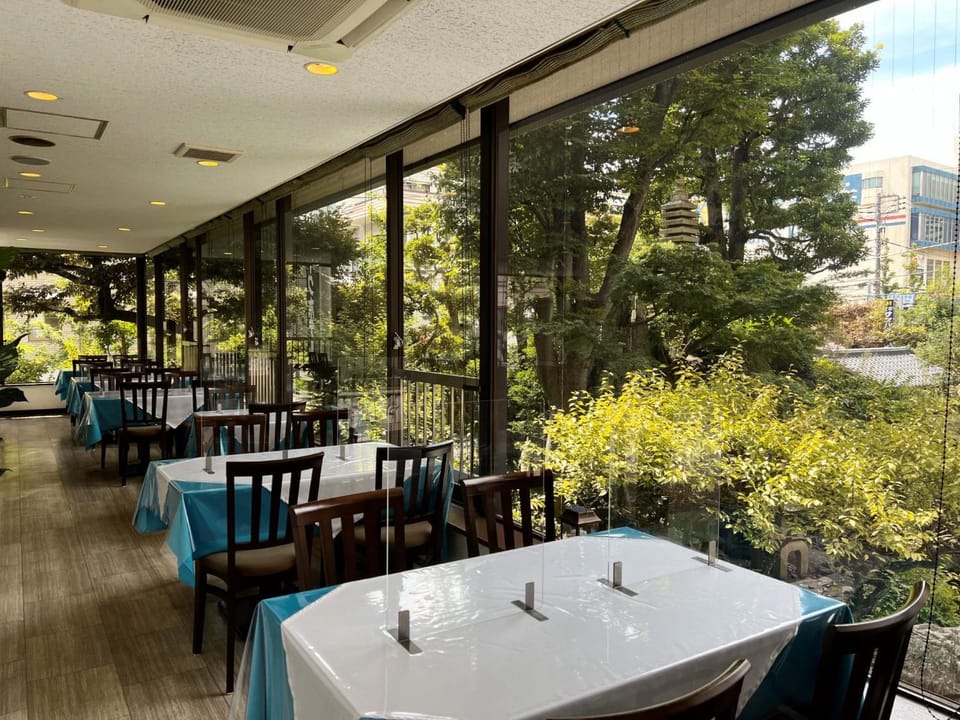 Restaurant/places to eat, Day, Natural landscape, Garden, View (from property/room), Breakfast