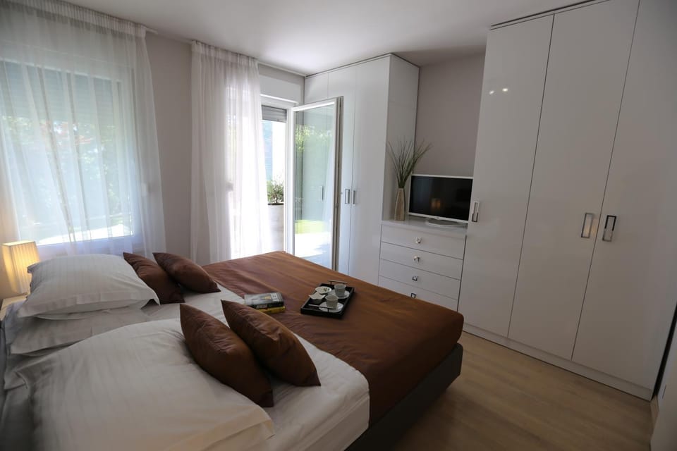 Bed, Bedroom, wardrobe