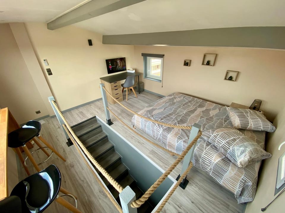 TV and multimedia, Photo of the whole room