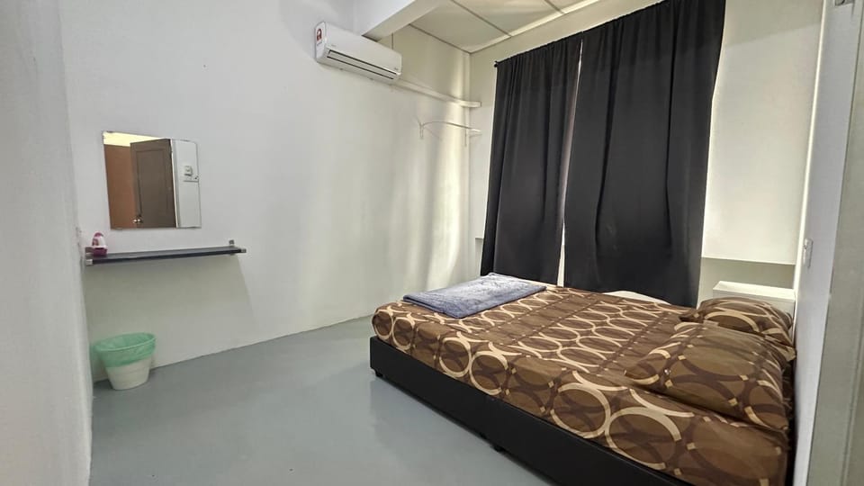 Jiaxin Dormitory-Setia Indah 家馨青年旅宿 Bed and Breakfast in Johor Bahru