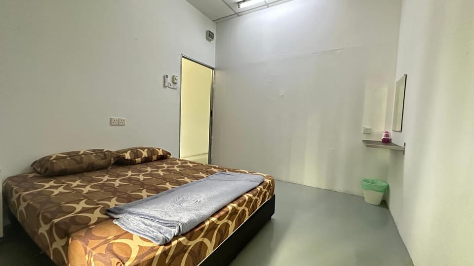 Jiaxin Dormitory-Setia Indah 家馨青年旅宿 Bed and Breakfast in Johor Bahru