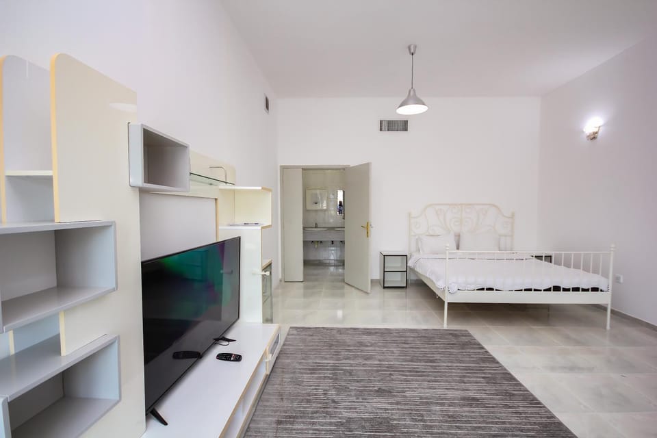 Nice Rooms for Rent in Compound Housing near Burj Alarab Dubai Villa 125 Vacation rental in Dubai