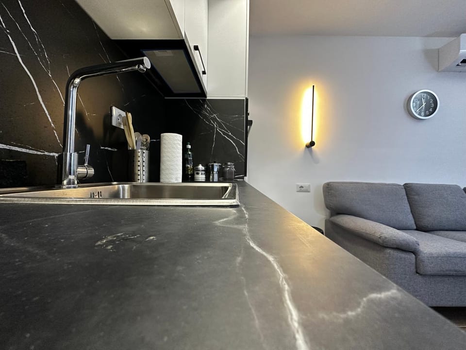 Kitchen or kitchenette, Living room, Seating area