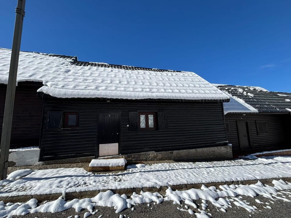 Property building, Day, Winter