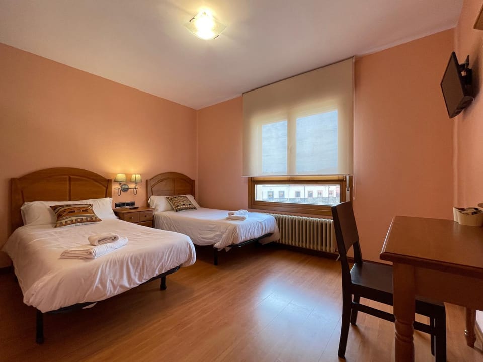 Hostal Torreblanca Bed and Breakfast in La Rioja