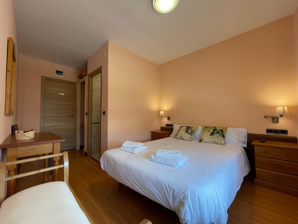 Hostal Torreblanca Bed and Breakfast in La Rioja