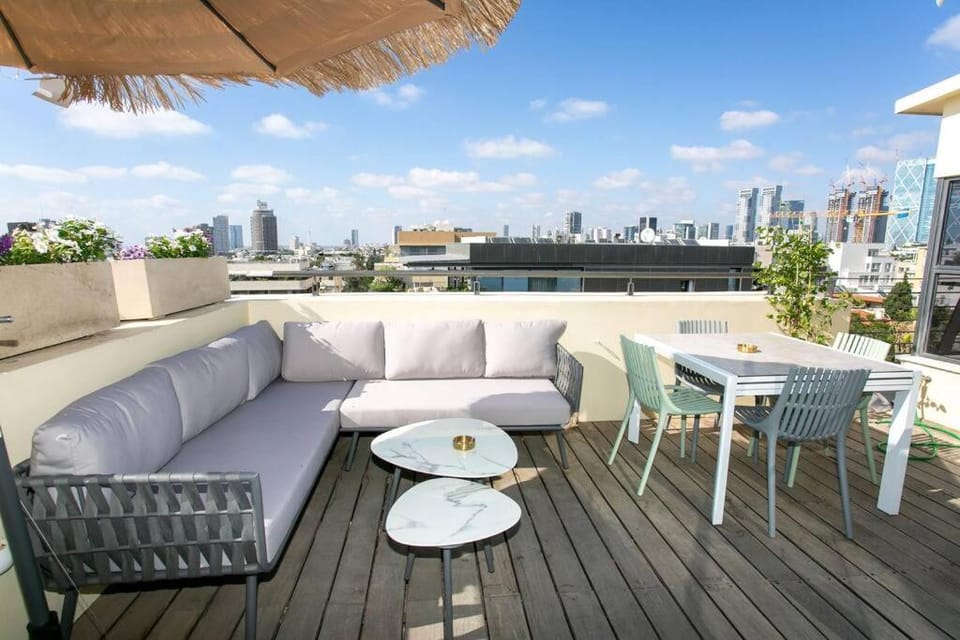 High End 3BD TLV Rooftop Duplex Apartment in Tel Aviv-Yafo