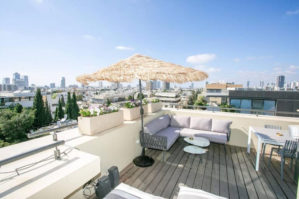 High End 3BD TLV Rooftop Duplex Apartment in Tel Aviv-Yafo
