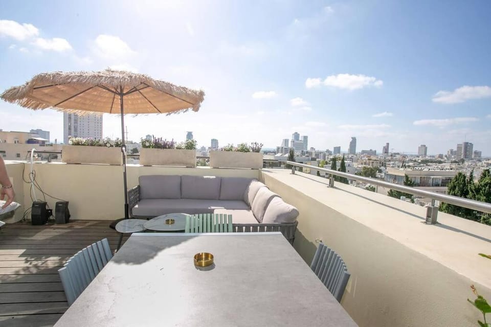 High End 3BD TLV Rooftop Duplex Apartment in Tel Aviv-Yafo