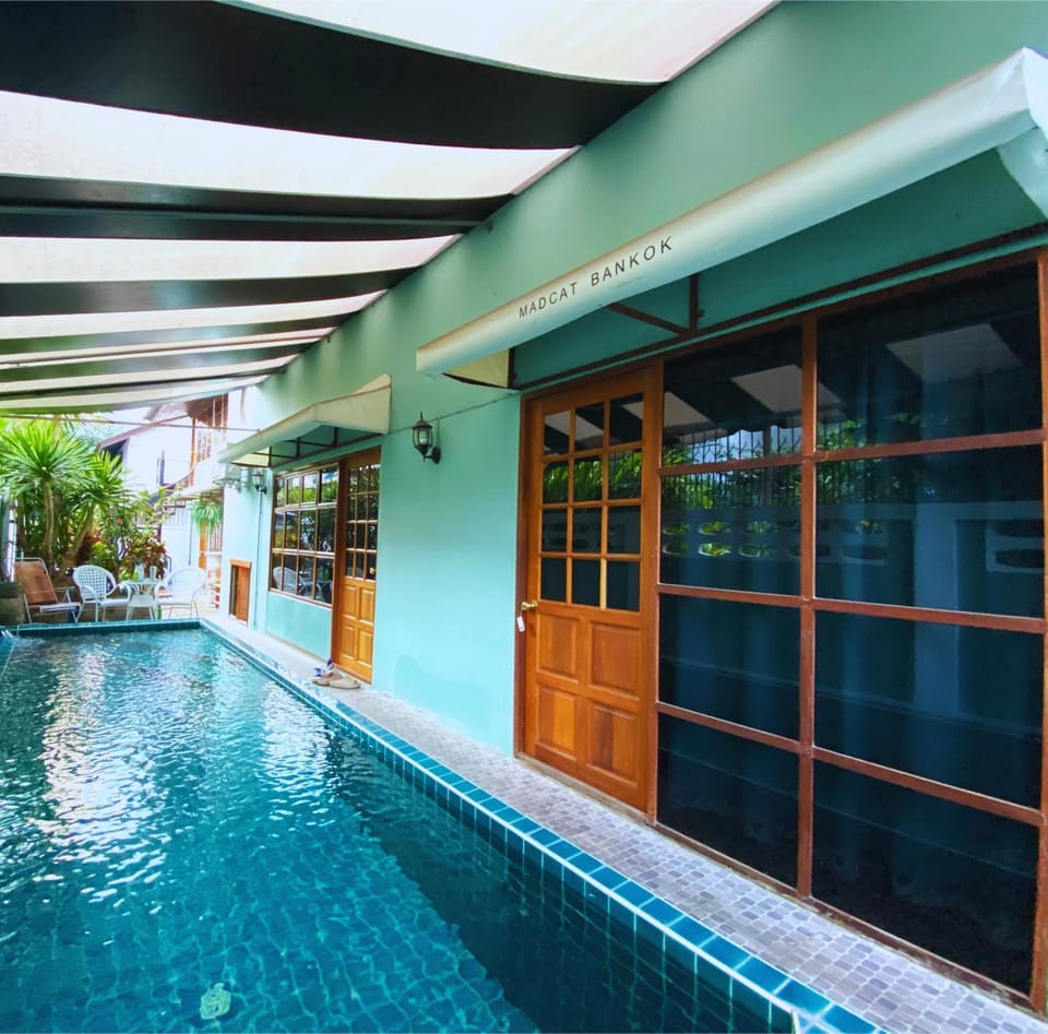 Swimming pool, Swimming pool