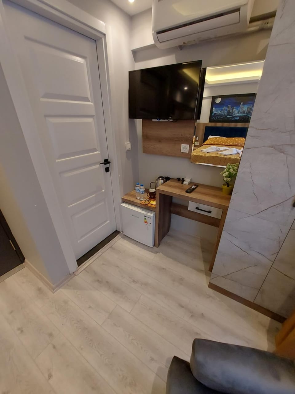 TV and multimedia, minibar, air conditioner