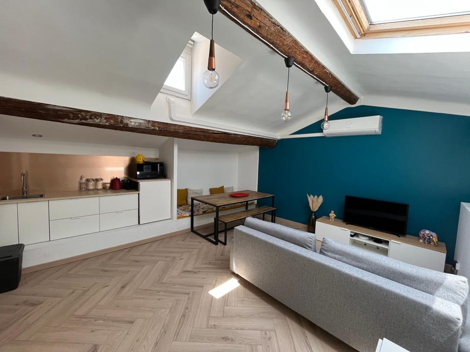 Living room, Dining area, kitchen