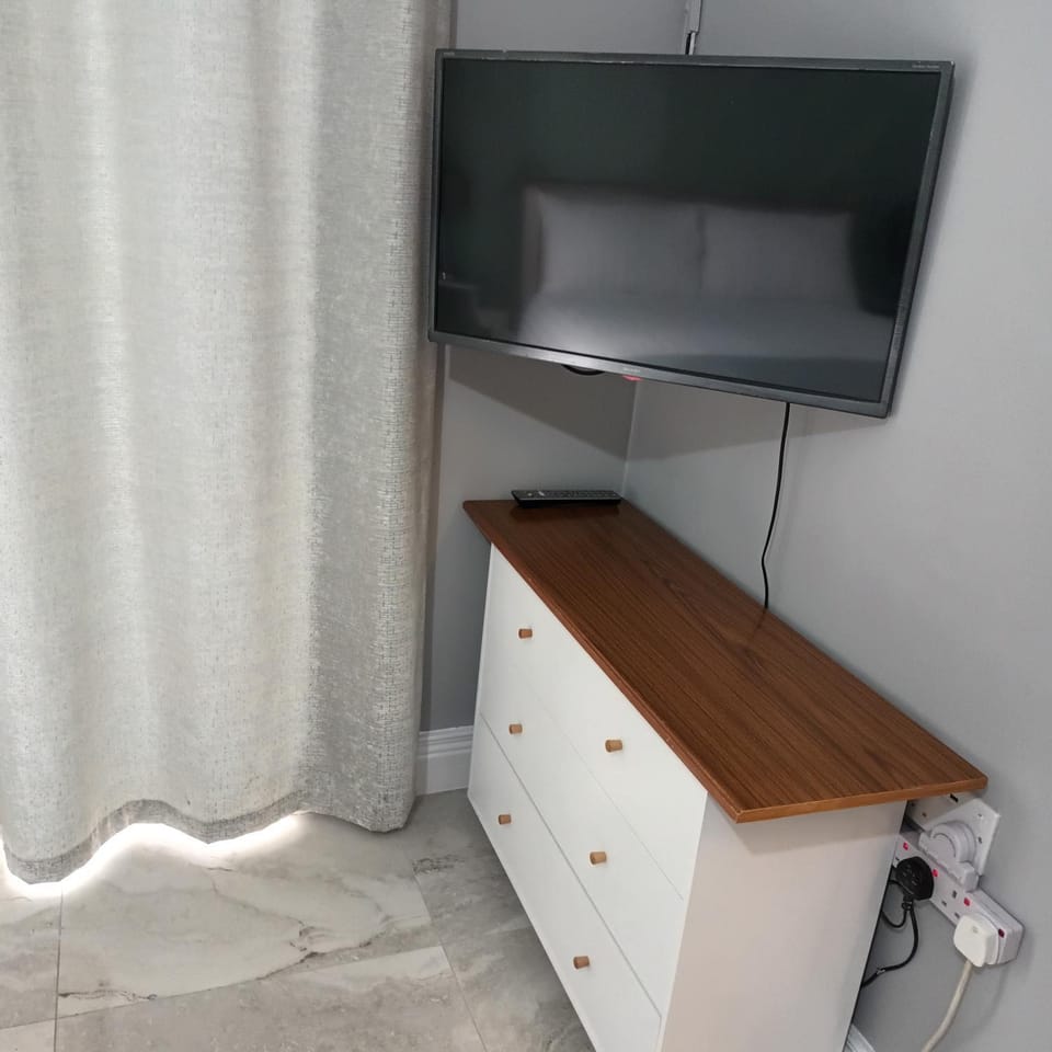 TV and multimedia, hair dresser