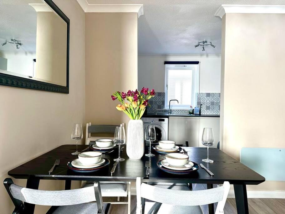 Fab Oxford City Centre Apartment sleeps 6 with Apartment in Oxford