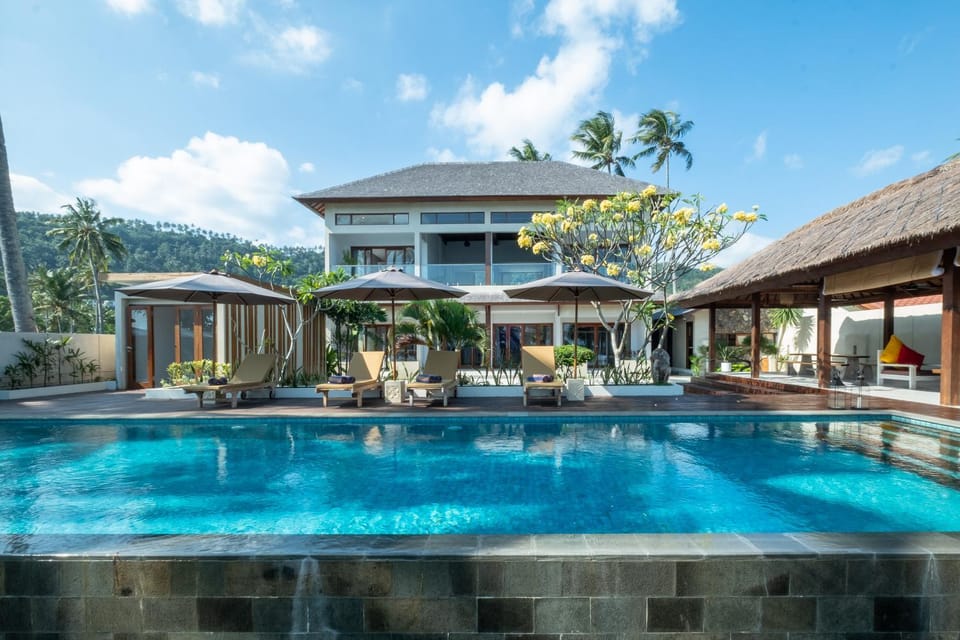 Patio, Natural landscape, Mountain view, Pool view, Swimming pool, sunbed