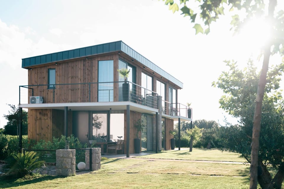 Property building, Spring, Day, Garden, Garden view