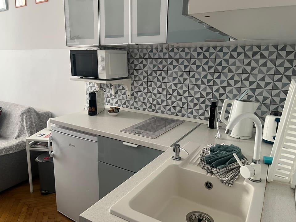 Kitchen or kitchenette, stove