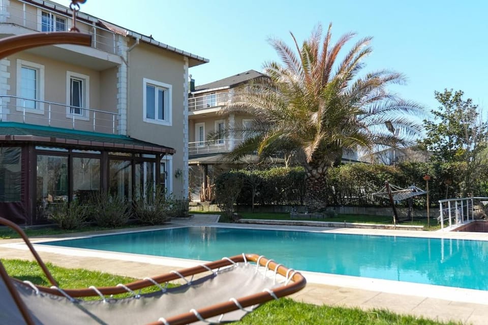 Patio, Spring, Day, Garden, Garden view, Pool view, Swimming pool, Swimming pool, sunbed