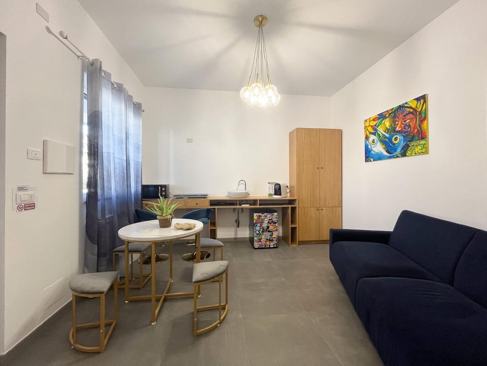 Kitchen or kitchenette, Seating area