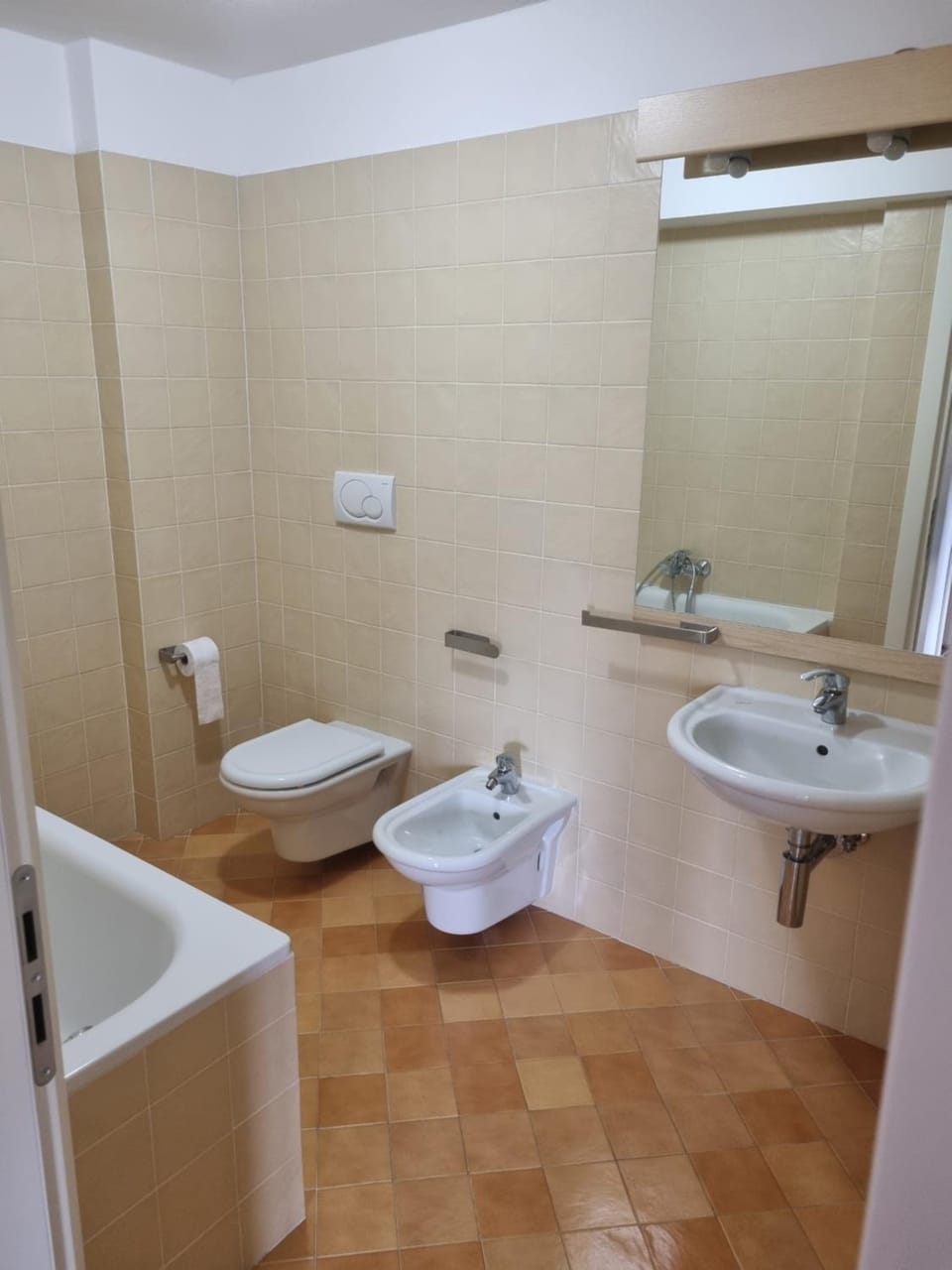 Toilet, Bathroom, Bath, bidet, towels