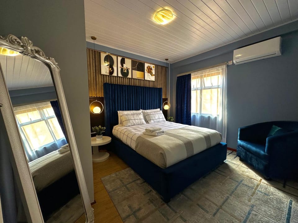 Bed, Bedroom, air conditioner