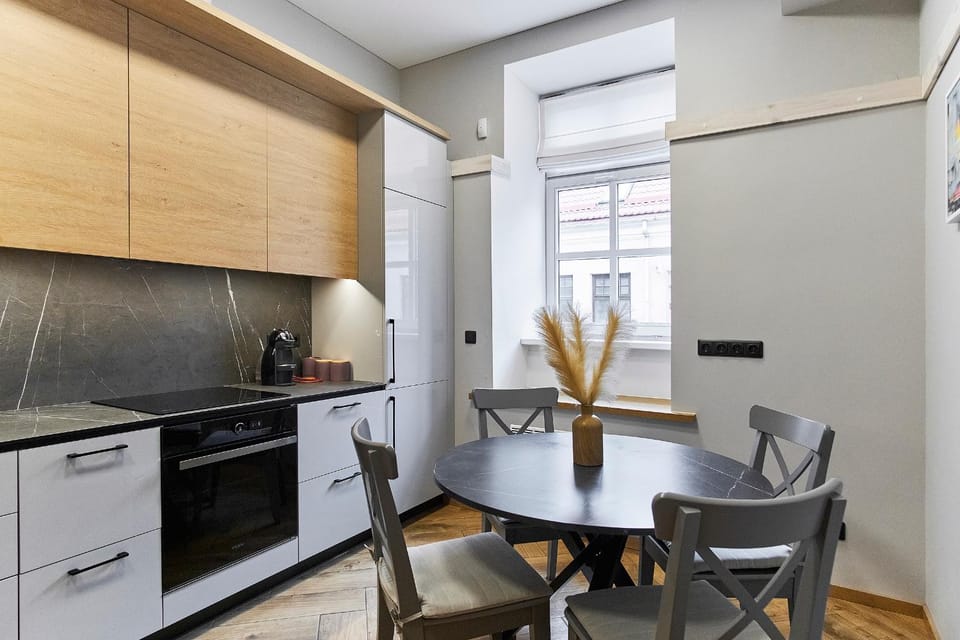 Kitchen or kitchenette, Dining area, oven, stove