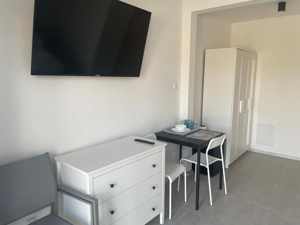 TV and multimedia, Dining area