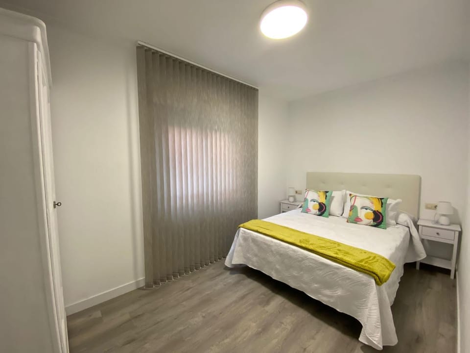 Photo of the whole room, wardrobe