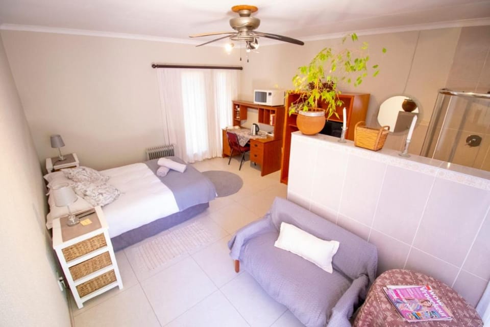 Guesthouse@Spekboom Bed and Breakfast in North West, South Africa