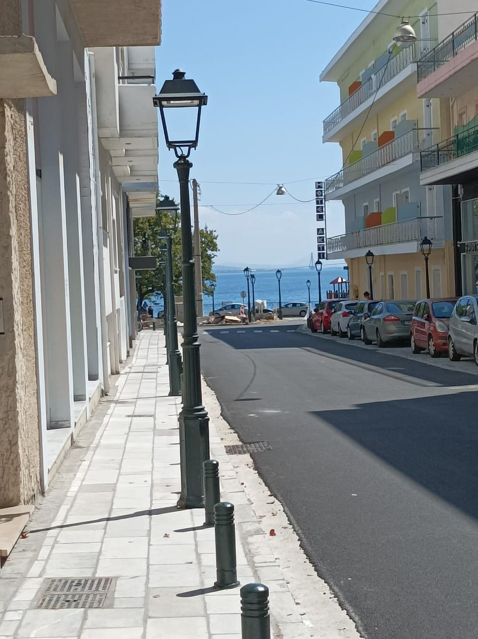 Day, City view, Street view, Location, Parking