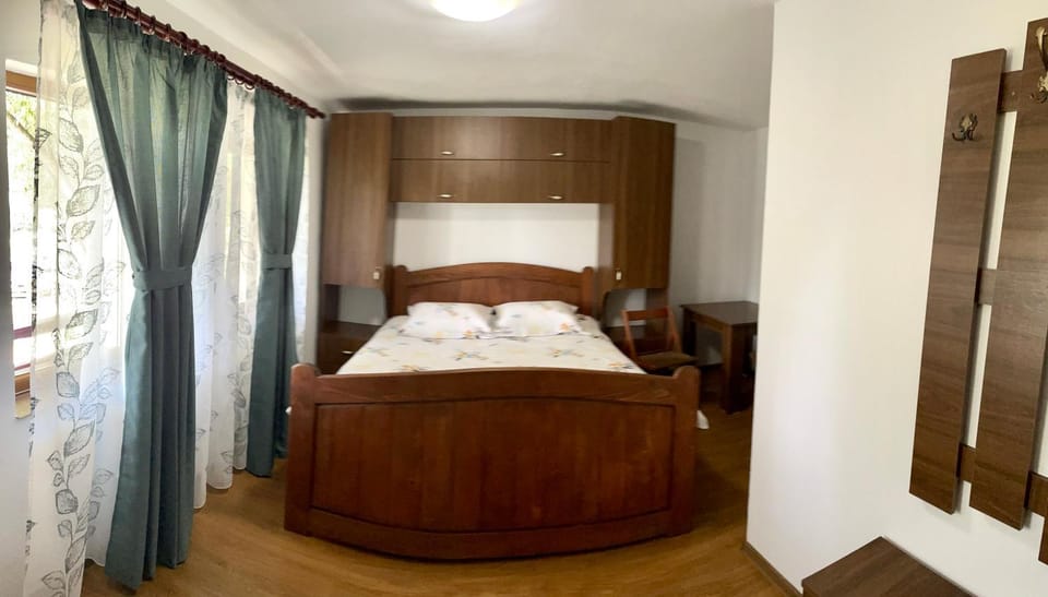 Casa de sub Salcie Bed and Breakfast in Romania
