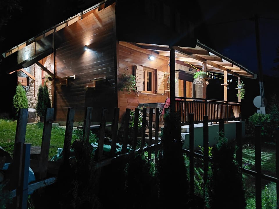 Top Hill Lodge House in Montenegro