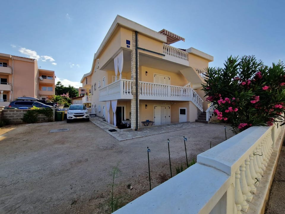 Apartmani Sofija Apartment in Novalja