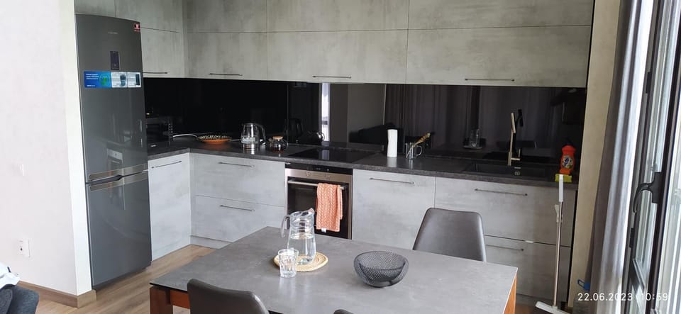 Kitchen or kitchenette, Dining area, minibar, pet friendly, stove