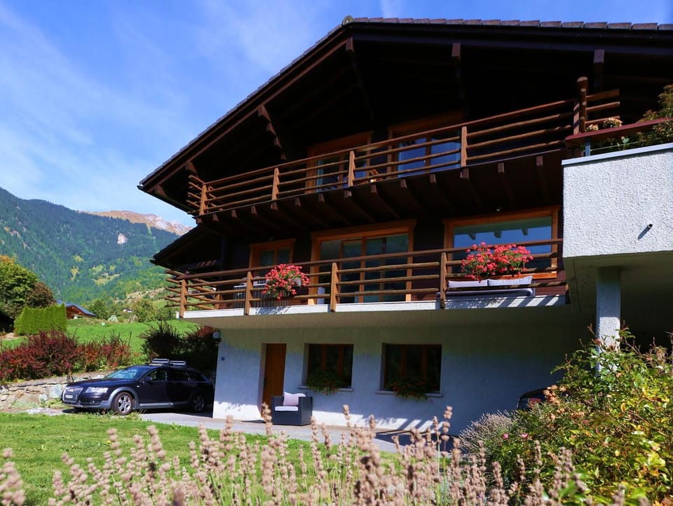 Facade/entrance, Garden