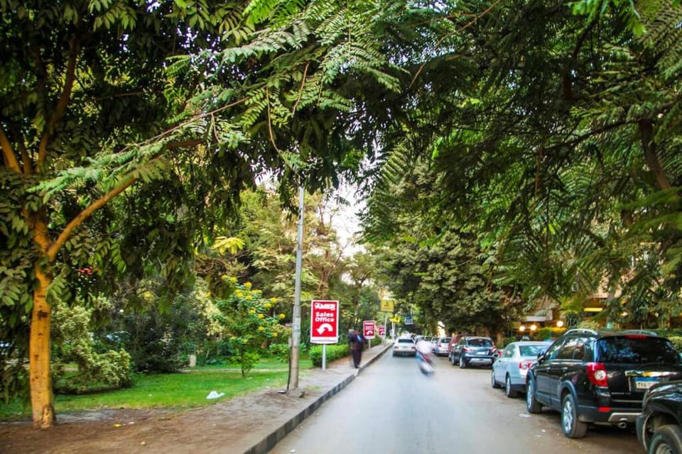Property building, Day, Natural landscape, Garden view, Street view, Location, Parking