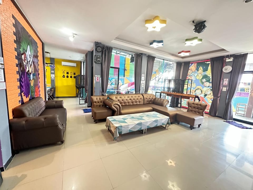 Living room, Seating area