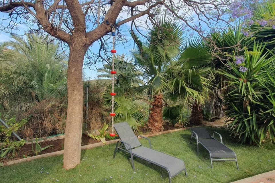 Swimming pool, sunbed