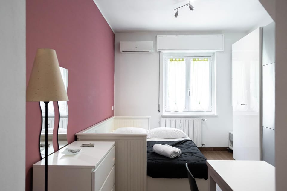 Bed, hair dresser, air conditioner