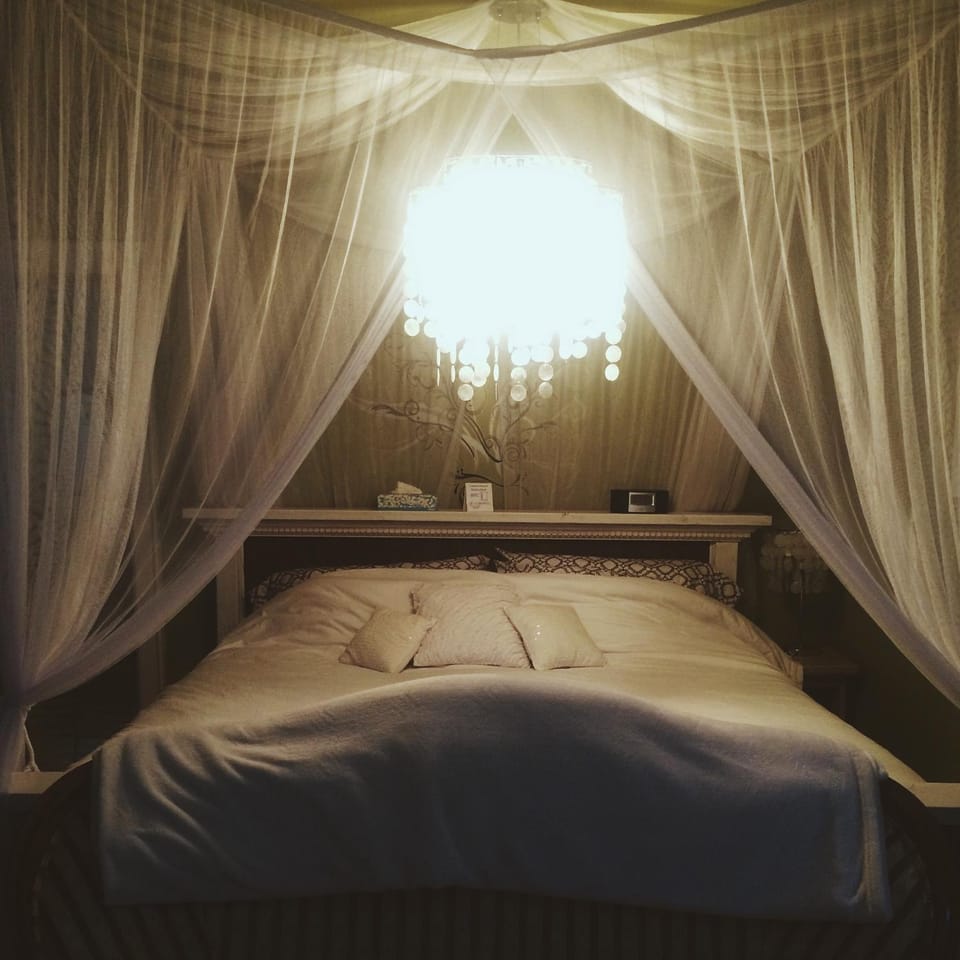 Bed, Decorative detail, Bedroom