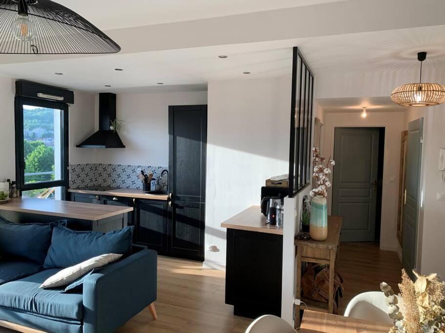 Coffee/tea facilities, Kitchen or kitchenette, minibar, pet friendly