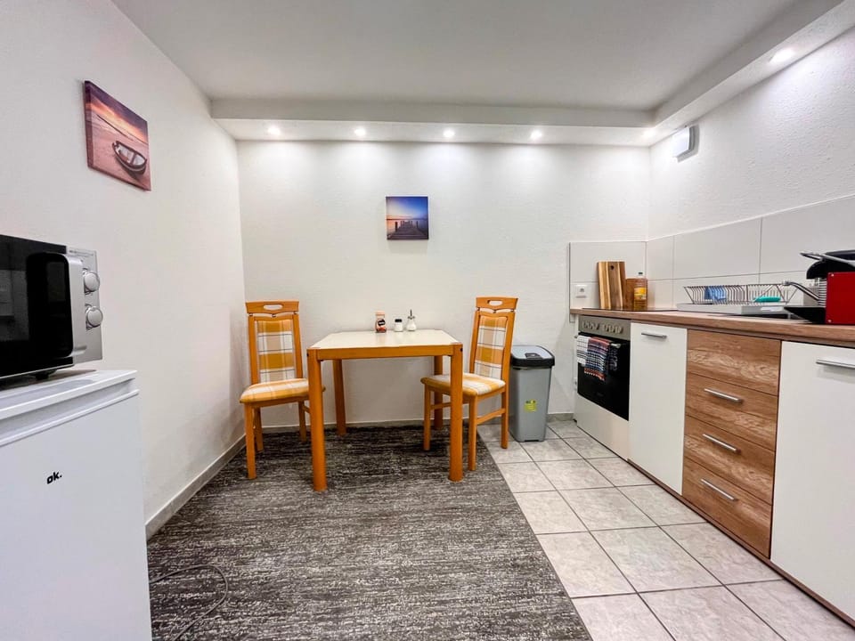 Kitchen or kitchenette, stove, kitchen, kitchen