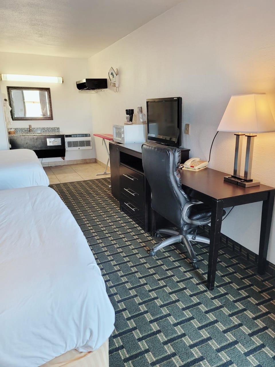 Bed, hair dresser, minibar, air conditioner