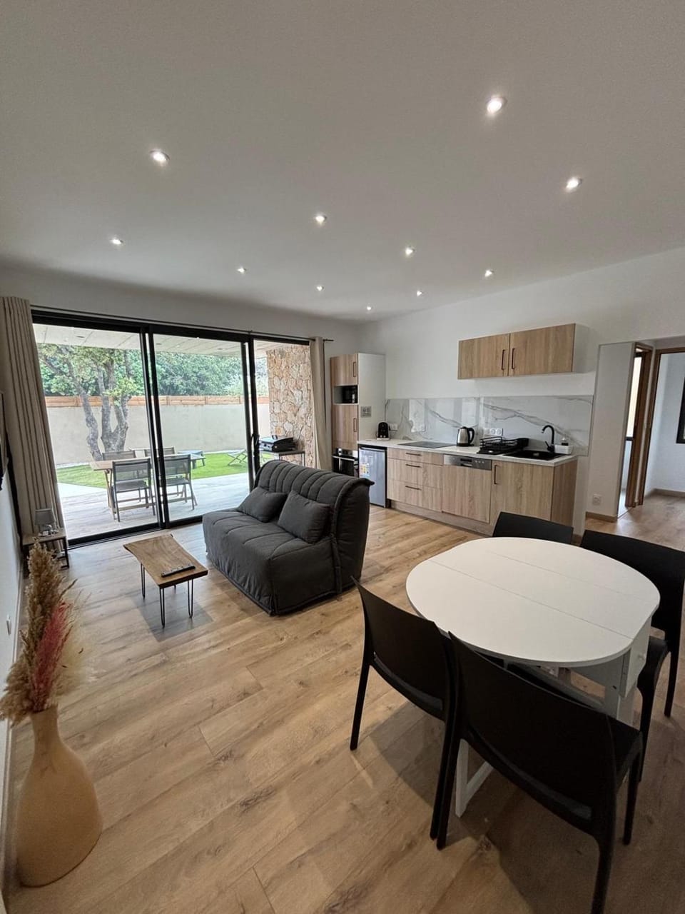 Living room, Dining area
