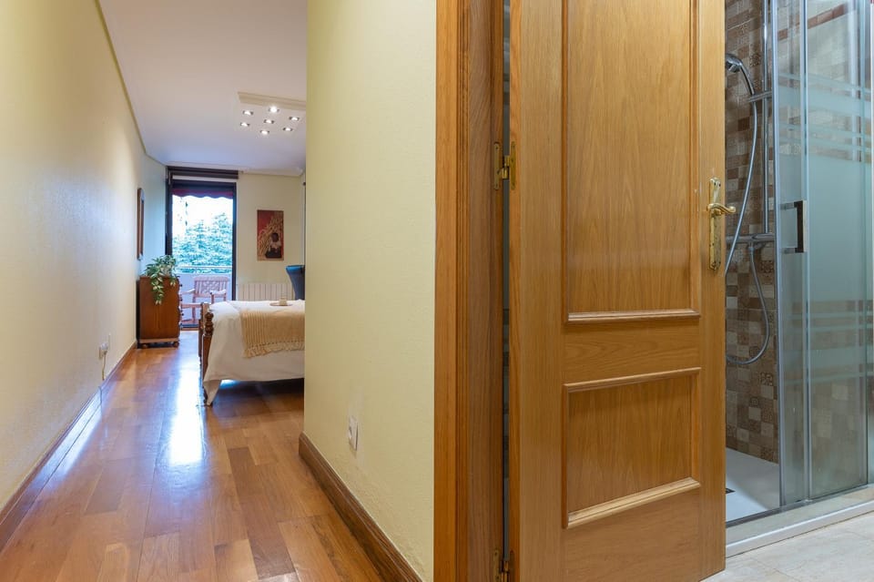 Shower, Bed, Photo of the whole room